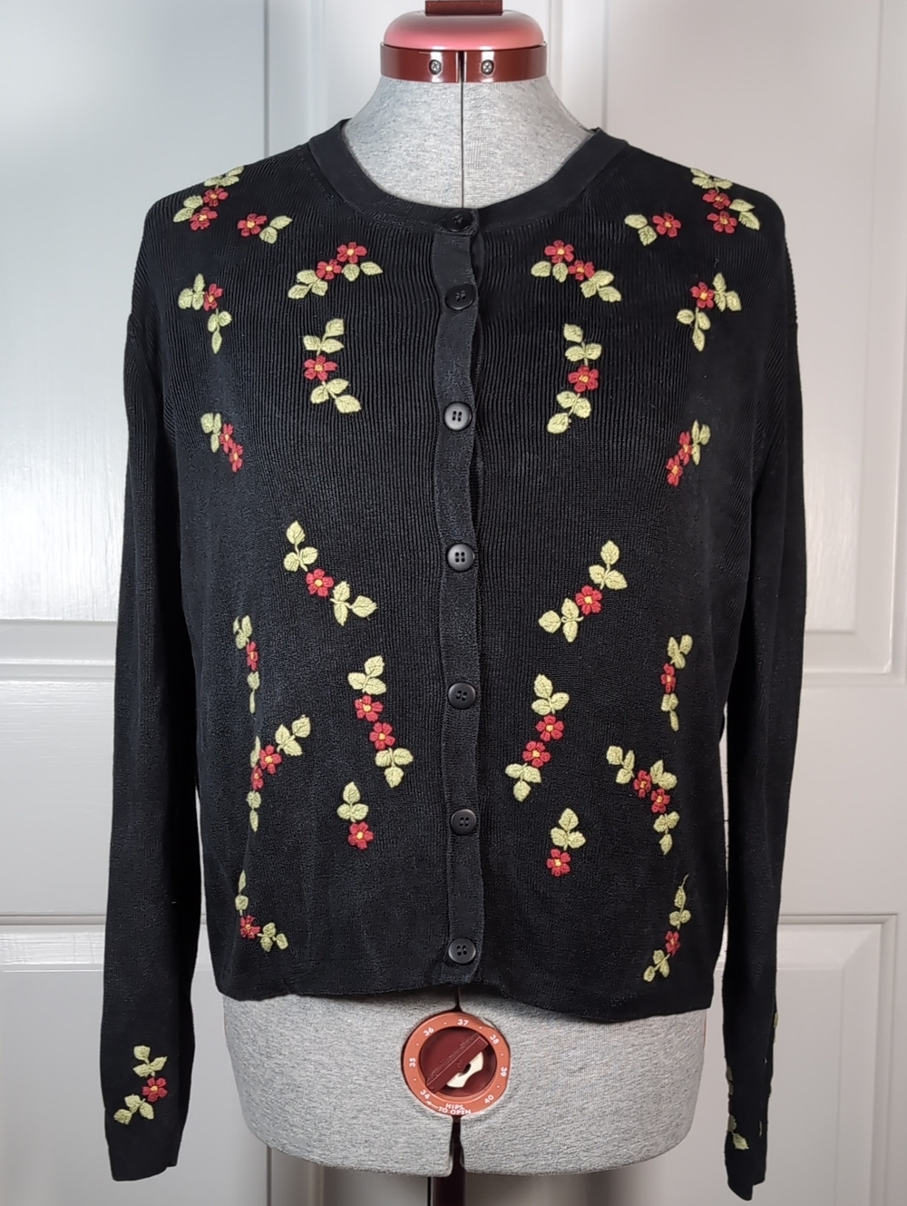 Vintage Joseph A Black 100% Silk Knit Floral Embroidered Cardigan Sweater L